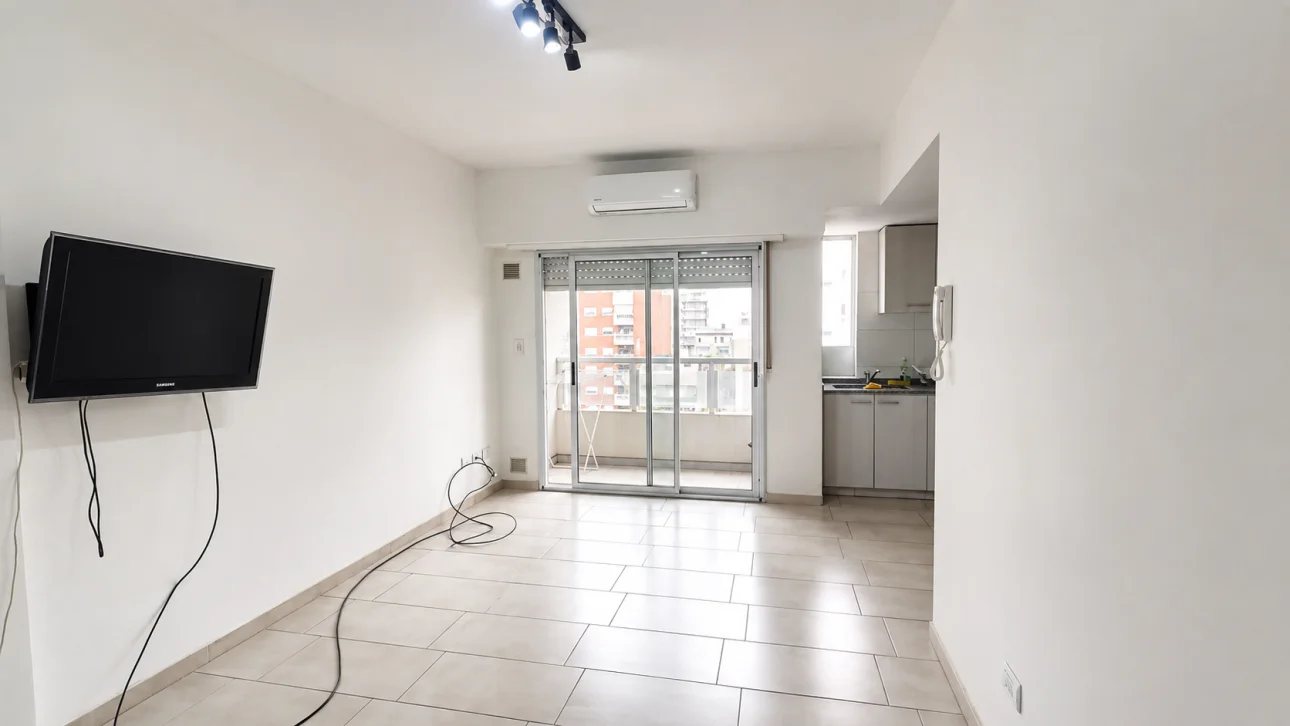 DEPARTAMENTO MONOAMBIENTE AMPLIO C/BALCON