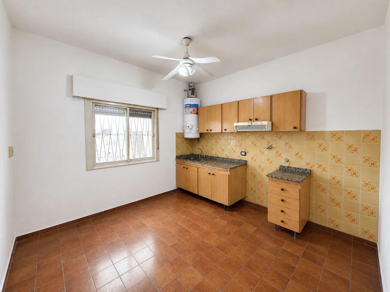 Departamento de 3 ambientes con galeria y balcon