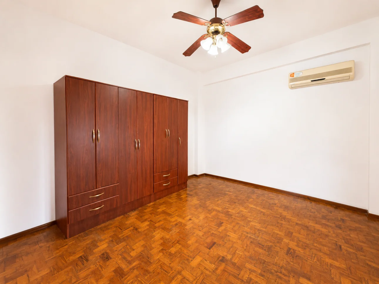 Departamento de 3 ambientes con galeria y balcon
