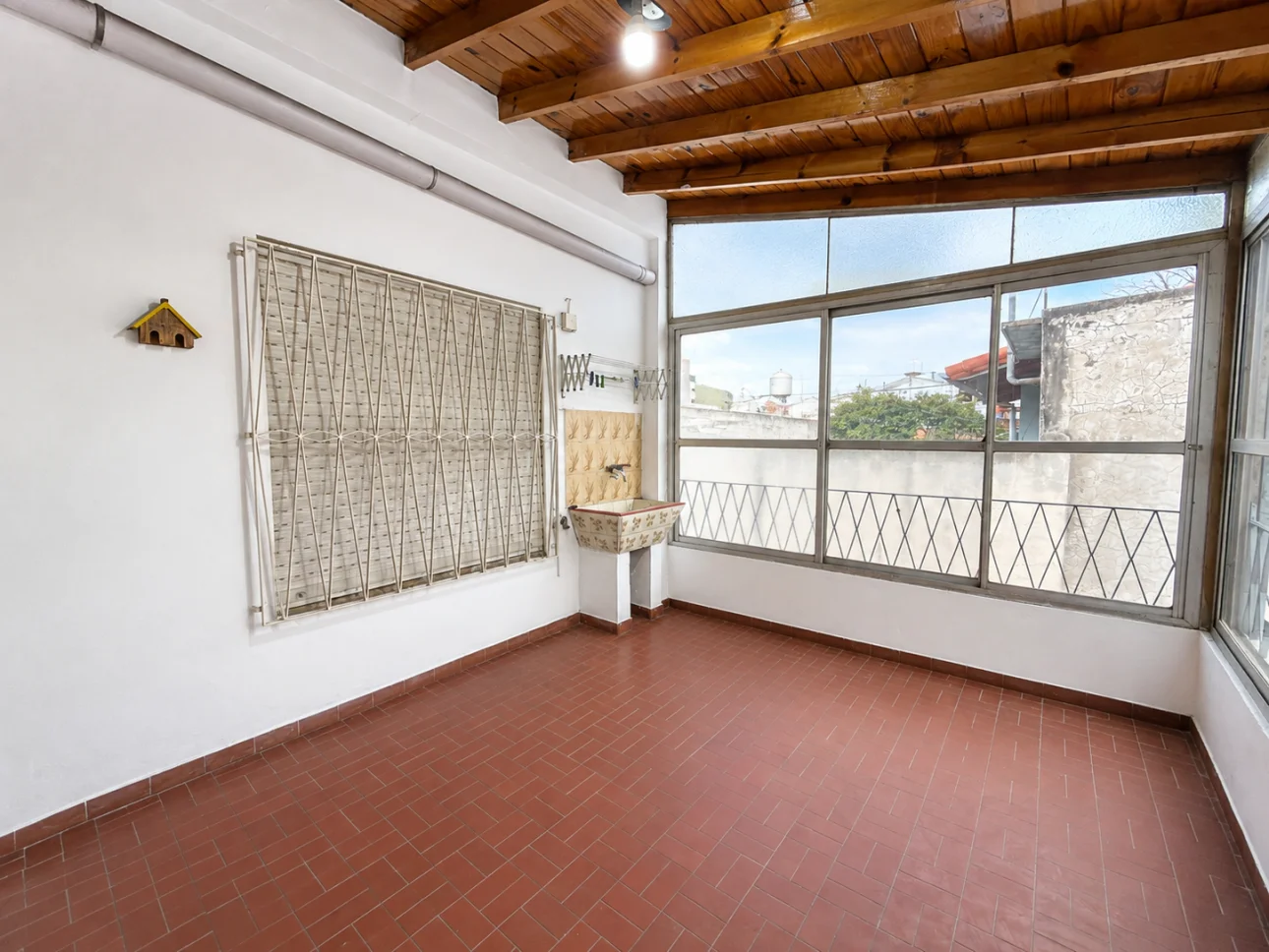 Departamento de 3 ambientes con galeria y balcon