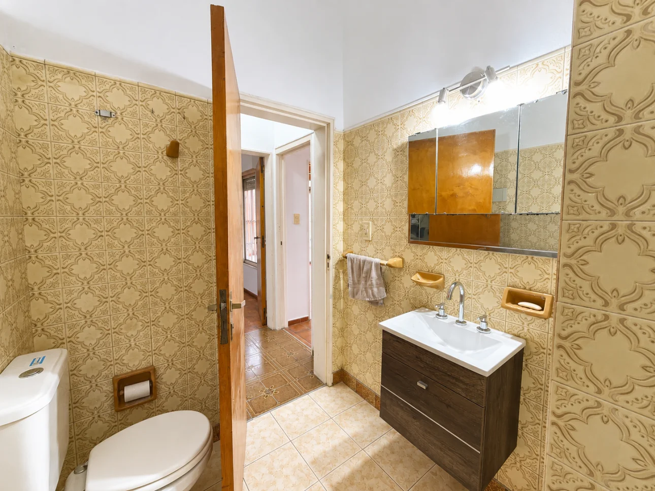 Departamento de 3 ambientes con galeria y balcon
