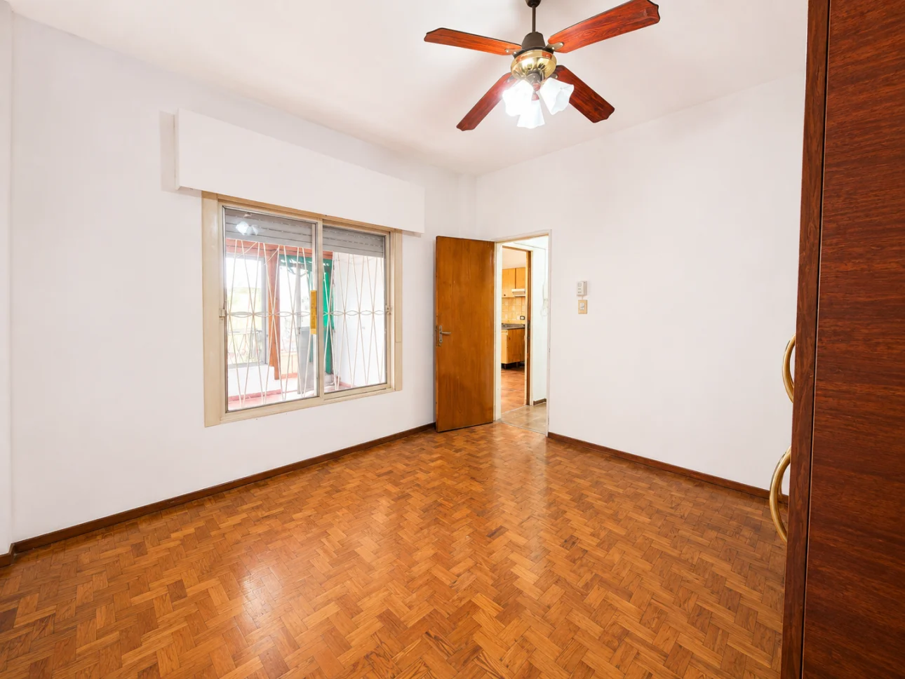 Departamento de 3 ambientes con galeria y balcon