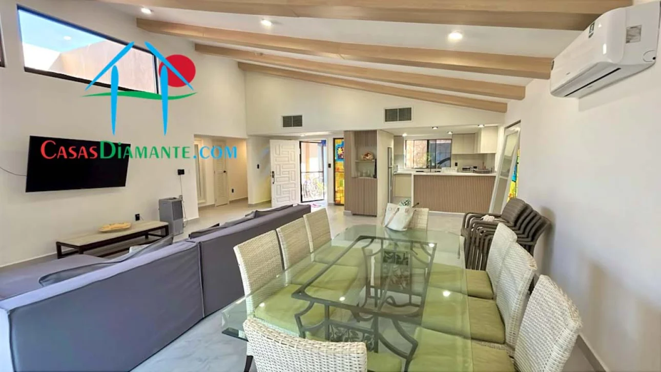 Casa en Villas Princess con 4 recámaras y terraza