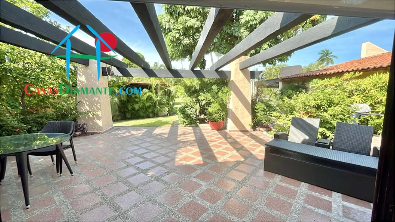 Casa en Villas Princess con 4 recámaras y terraza