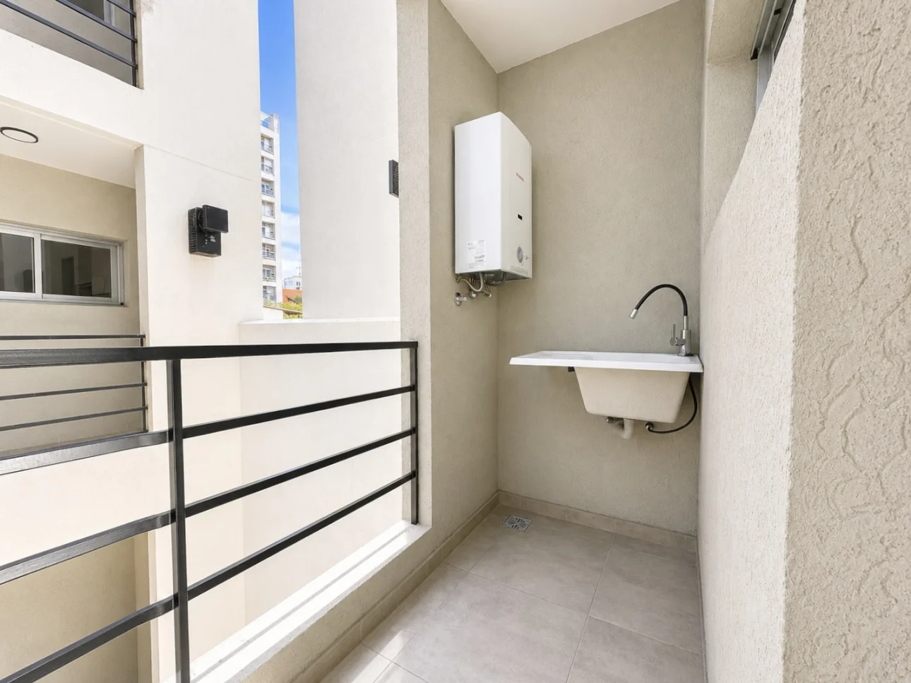 Departamento de 3 ambientes con 2 balcones