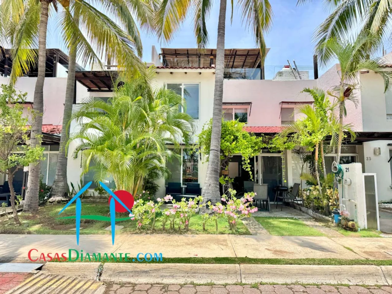 Terraza con pérgola, roof garden con asador y jacuzzi