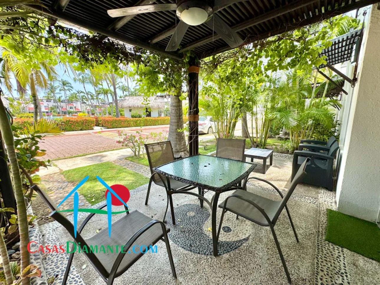 Terraza con pérgola, roof garden con asador y jacuzzi