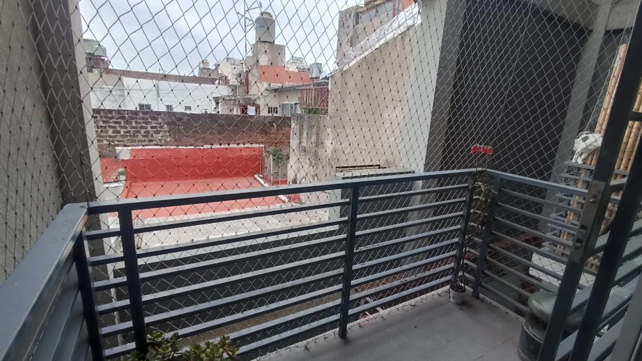 MONOAMBIENTE DIVIDIDO - CONTRAFRENTE