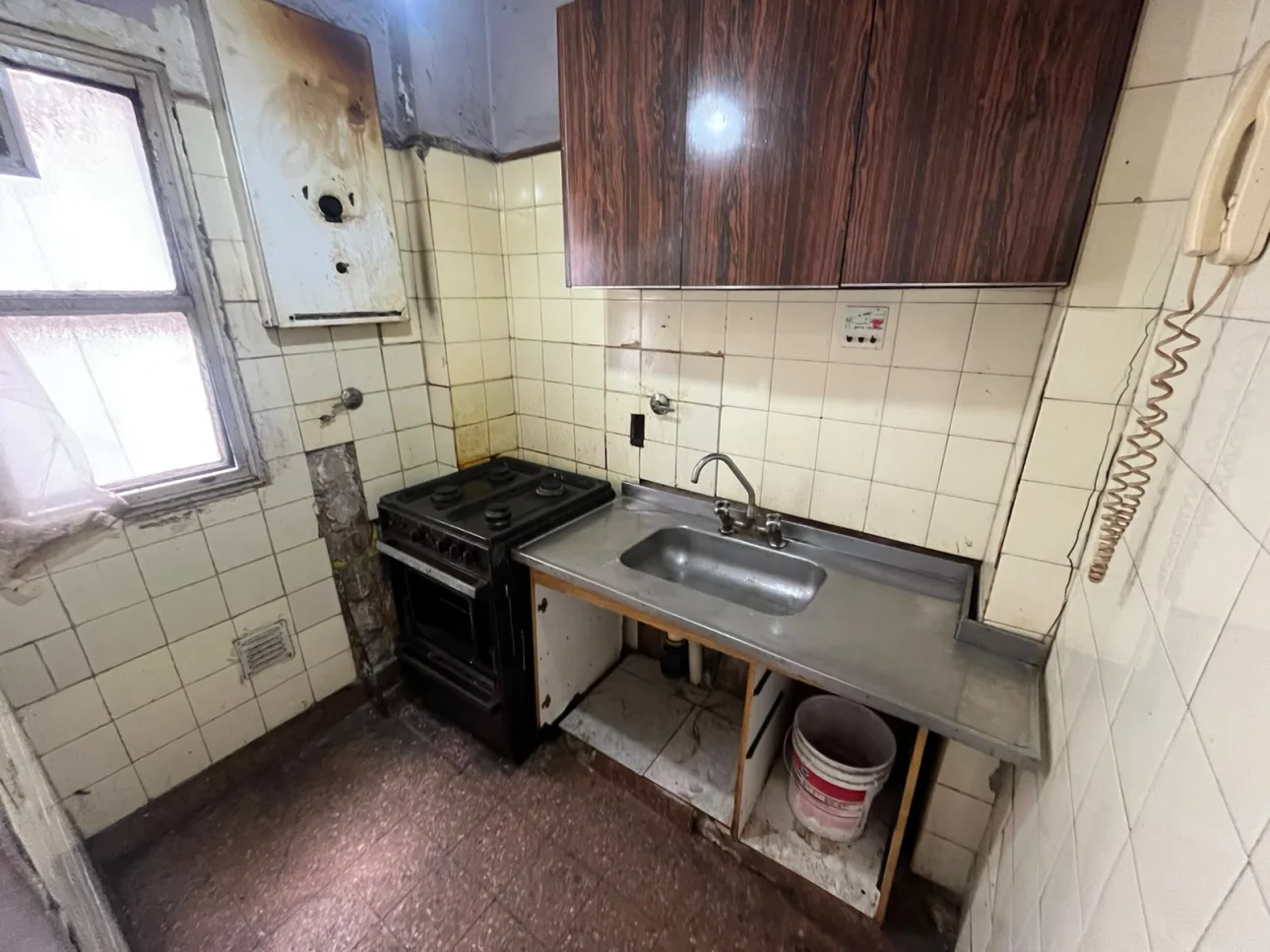 DEPARTAMENTO DE 1 AMBIENTE AMPLIO MUY BIEN UBICADO