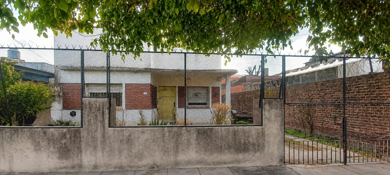 V.BALLESTER-CASA 3 AMB. LOTE 10X30.