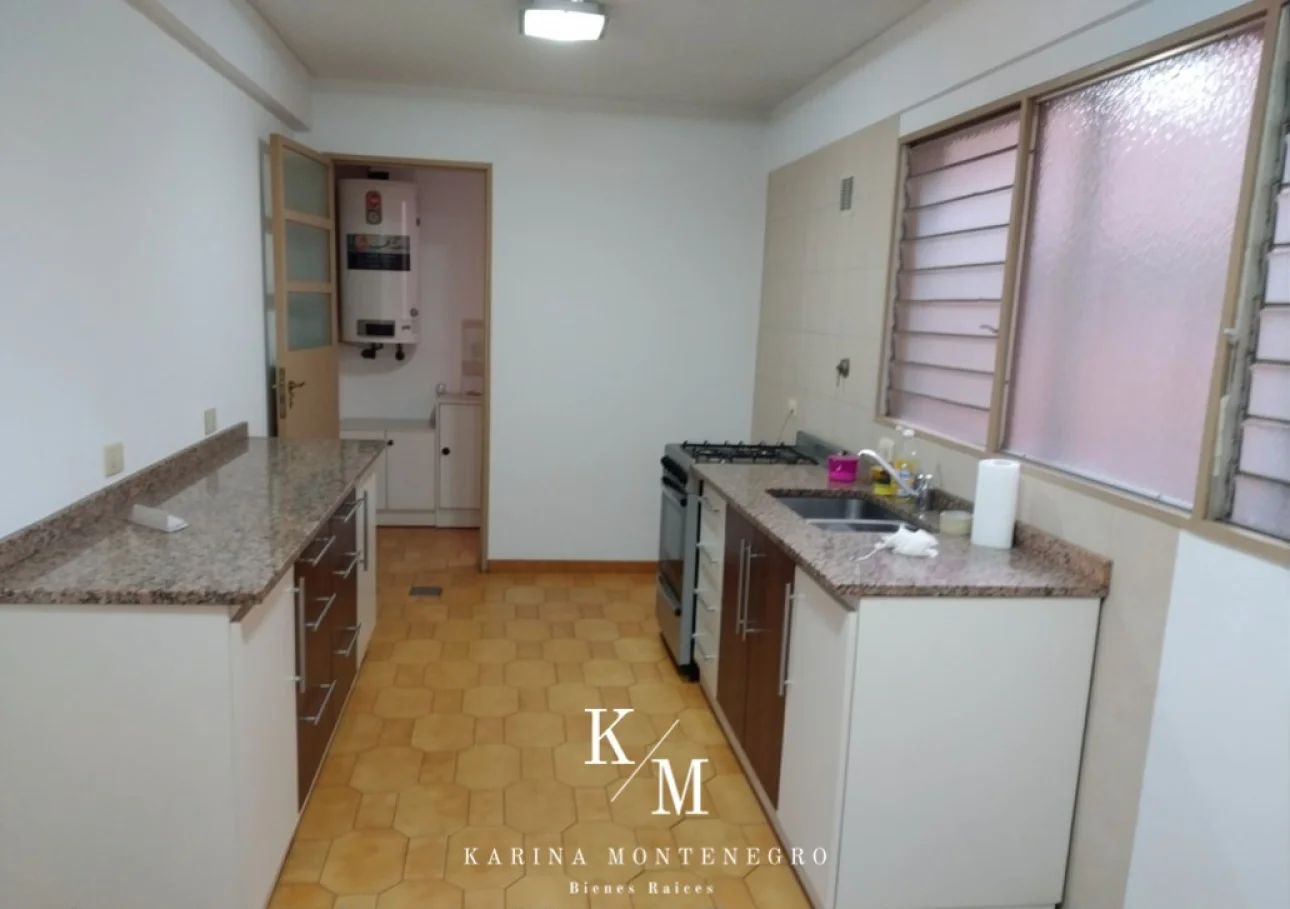 Departamento 3 amb con cochera, centro de Villa Ballester