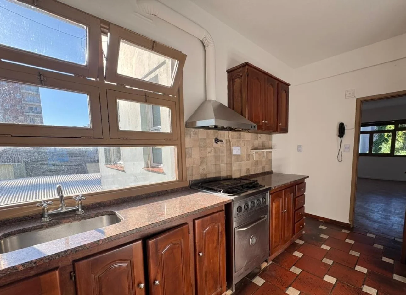 HERMOSO DEPARTAMENTO DE TRES AMBIENTES CTRO BALLESTER