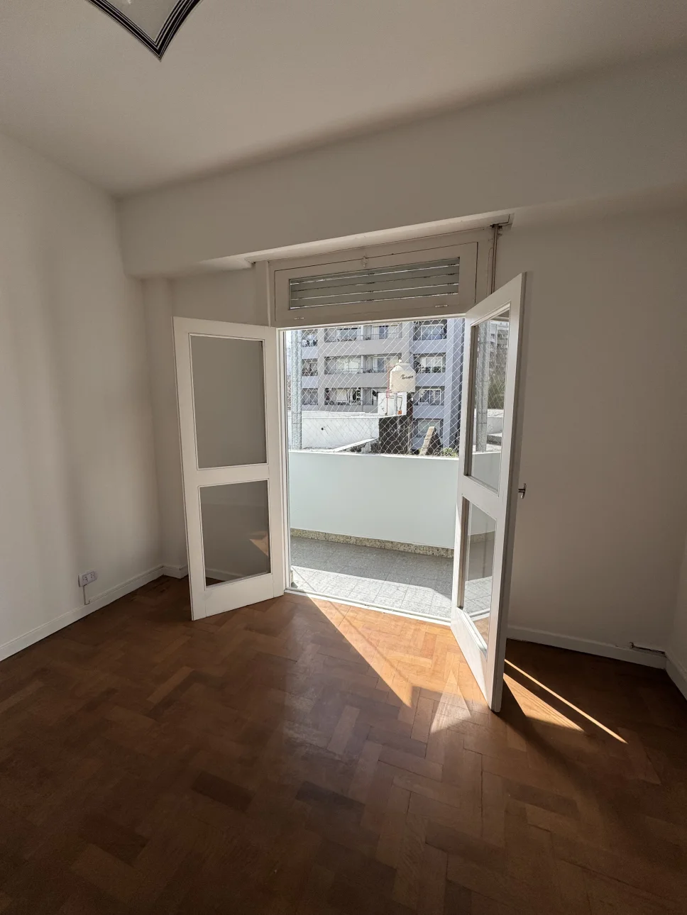 HERMOSO DEPARTAMENTO DE TRES AMBIENTES CTRO BALLESTER