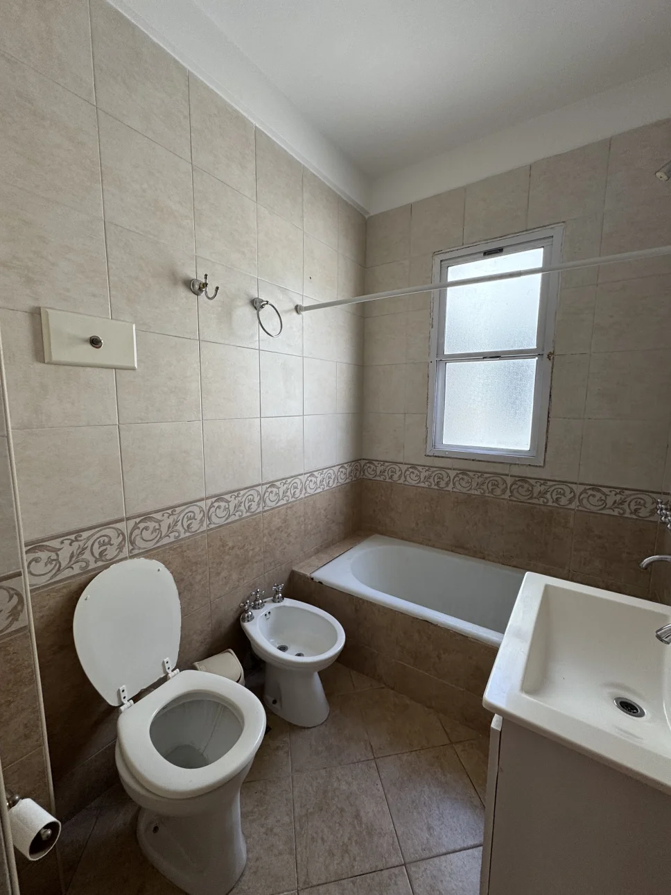 HERMOSO DEPARTAMENTO DE TRES AMBIENTES CTRO BALLESTER