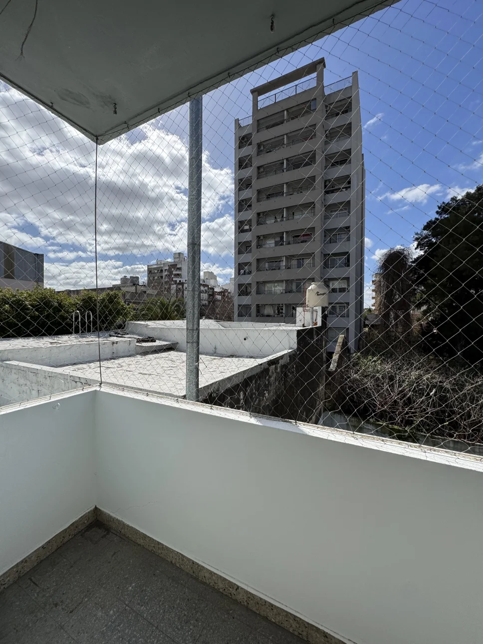 HERMOSO DEPARTAMENTO DE TRES AMBIENTES CTRO BALLESTER