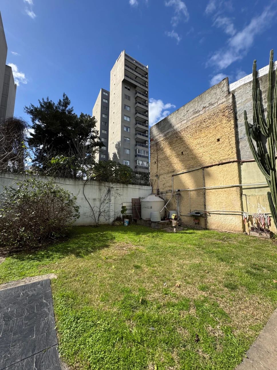 HERMOSO DEPARTAMENTO DE TRES AMBIENTES CTRO BALLESTER