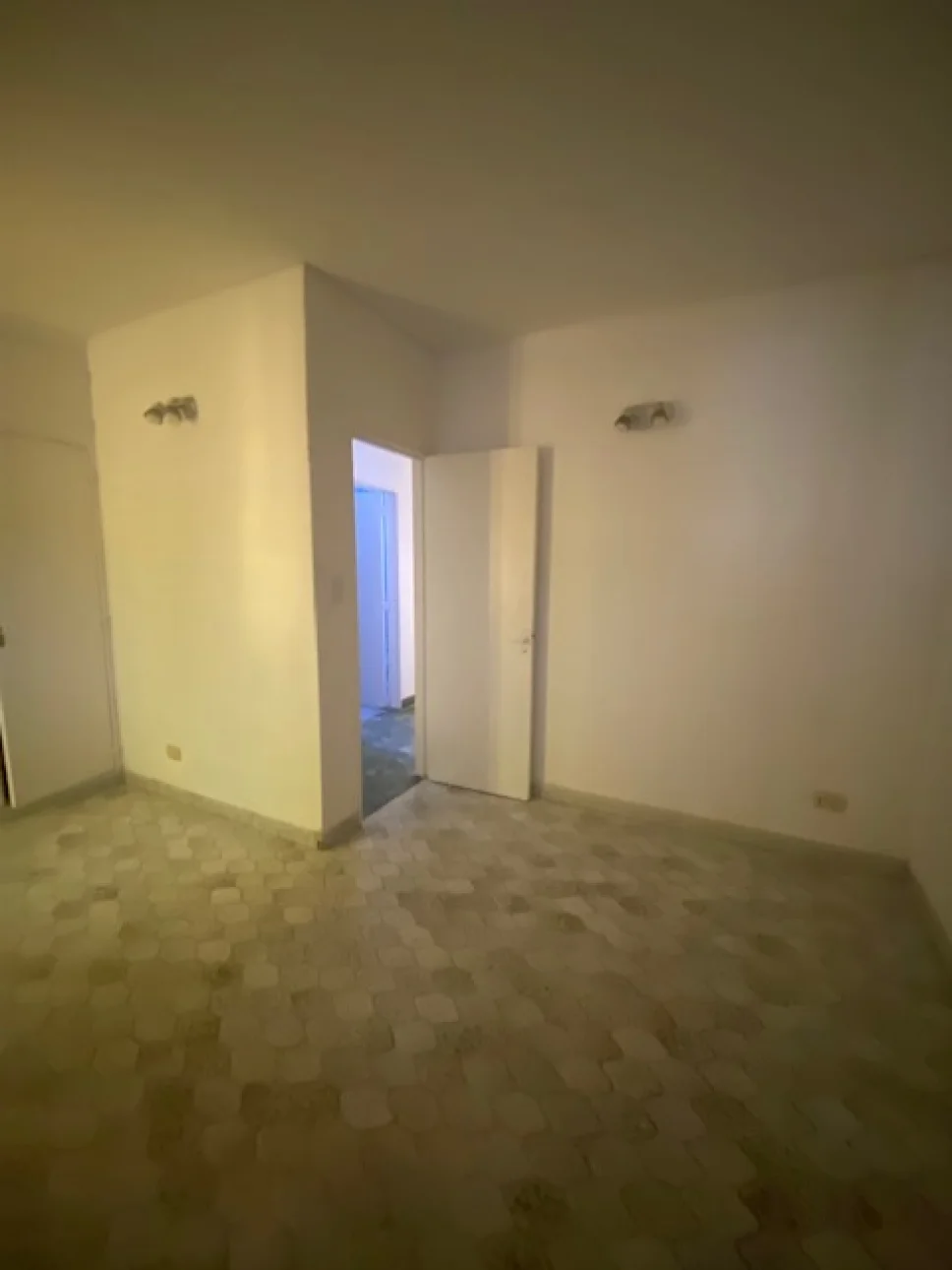 CASA 4 AMBIENTES EN 2 PLANTAS CON COCHERA EN VILLA BALLESTER
