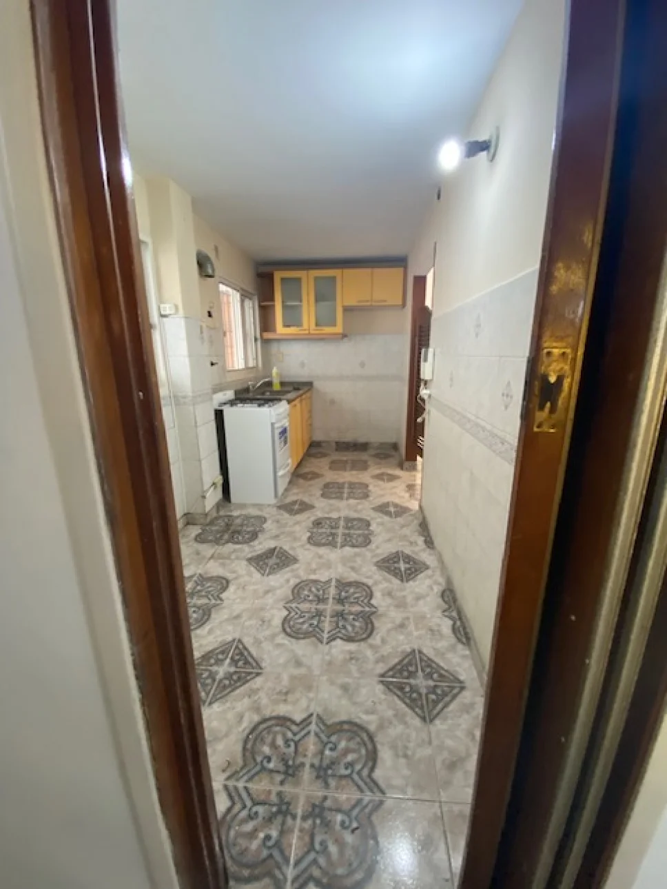 CASA 4 AMBIENTES EN 2 PLANTAS CON COCHERA EN VILLA BALLESTER