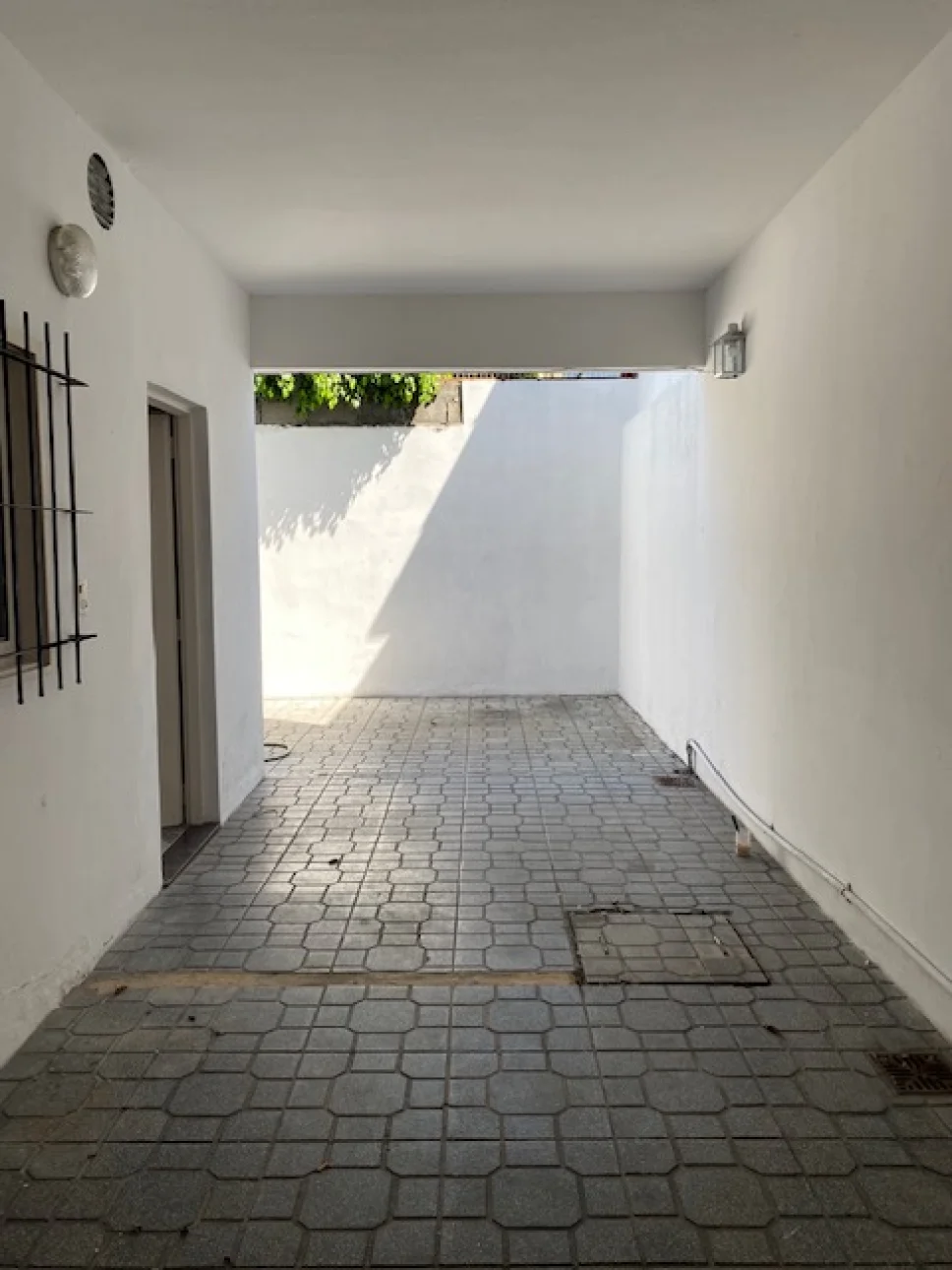 CASA 4 AMBIENTES EN 2 PLANTAS CON COCHERA EN VILLA BALLESTER