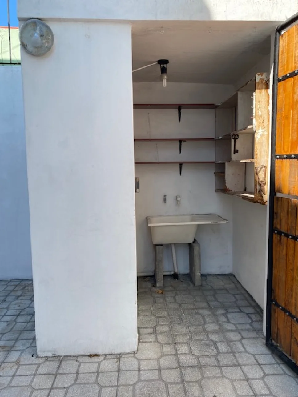 CASA 4 AMBIENTES EN 2 PLANTAS CON COCHERA EN VILLA BALLESTER