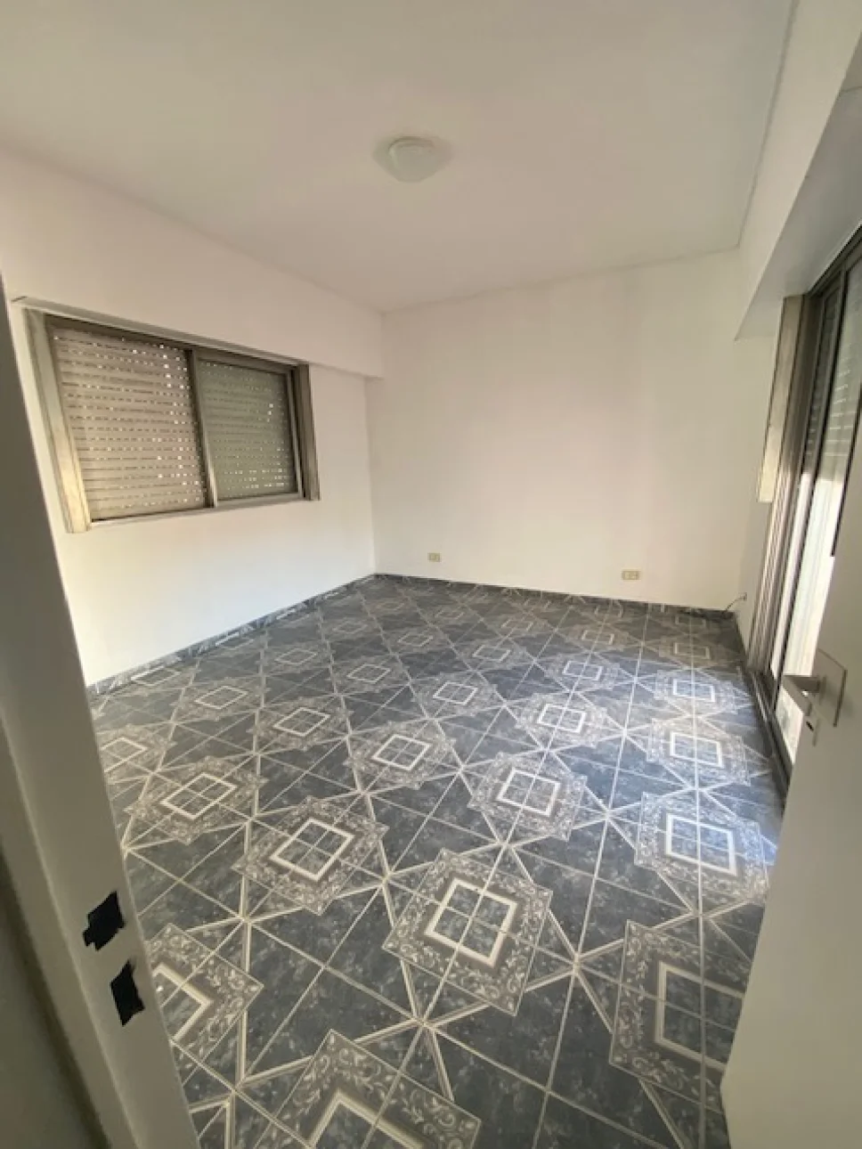 CASA 4 AMBIENTES EN 2 PLANTAS CON COCHERA EN VILLA BALLESTER