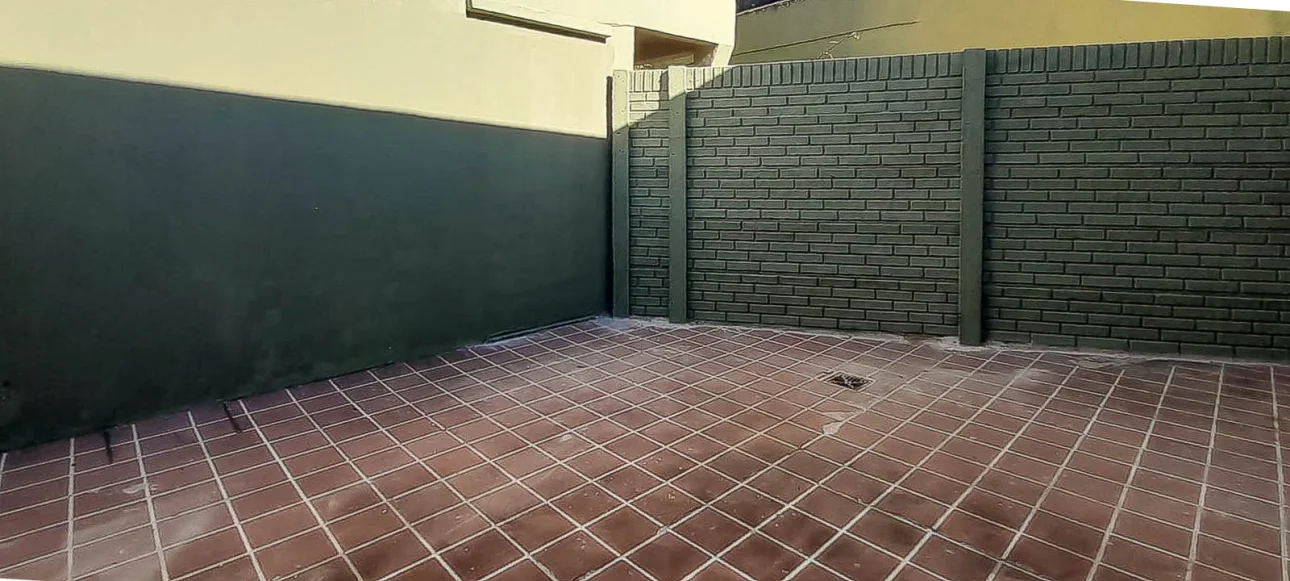 ALQUILER CASA 3 AMB. CON PATIO Y COCHERA- V.BALLESTER
