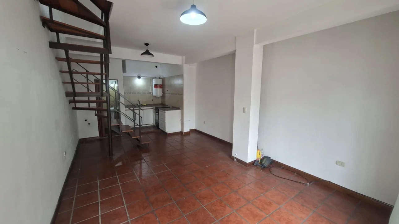 DUPLEX 3 AMBIENTES C/PATIO
