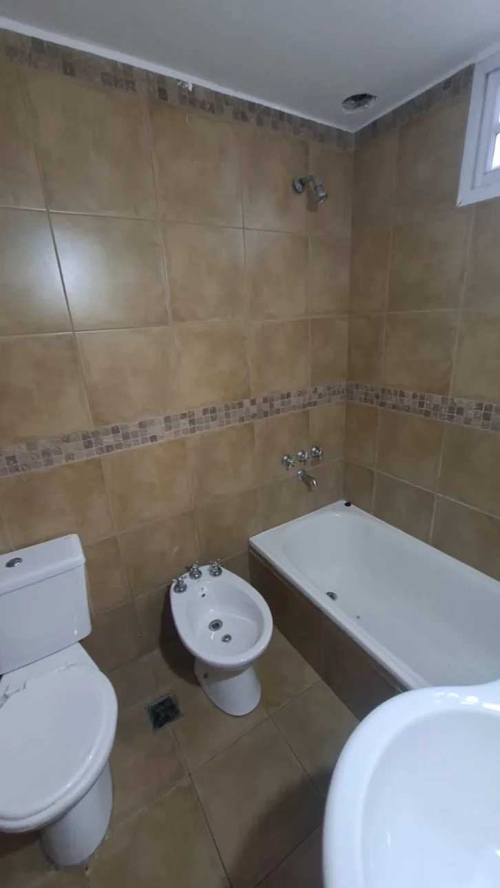 DUPLEX 3 AMBIENTES C/PATIO