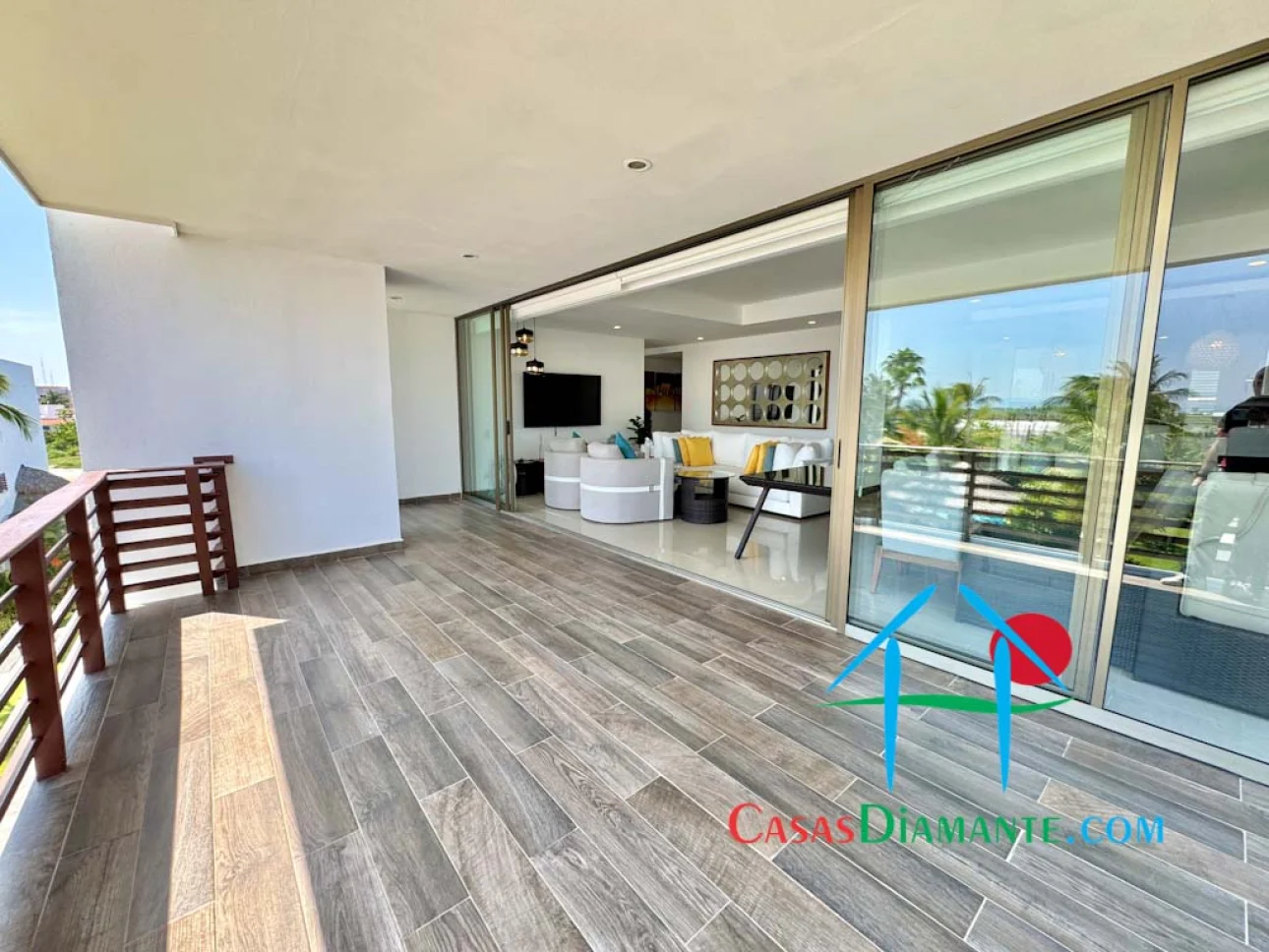 Depa con terraza y vista a las áreas comunes