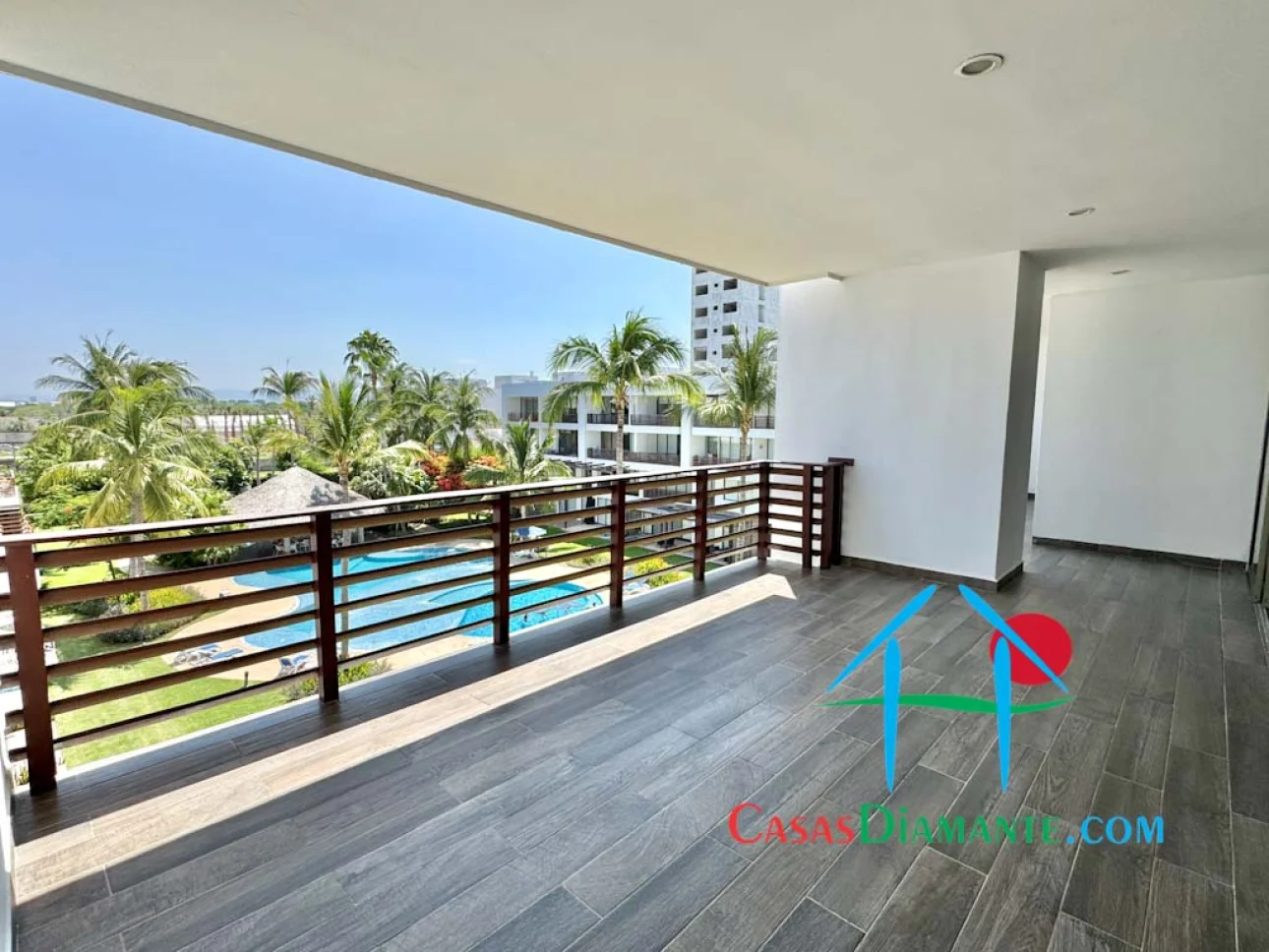 Depa con terraza y vista a las áreas comunes