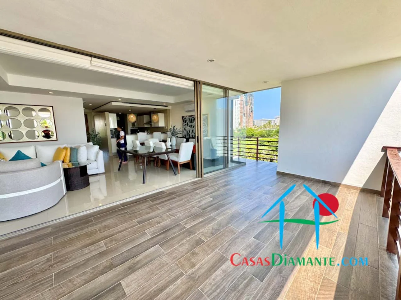Depa con terraza y vista a las áreas comunes