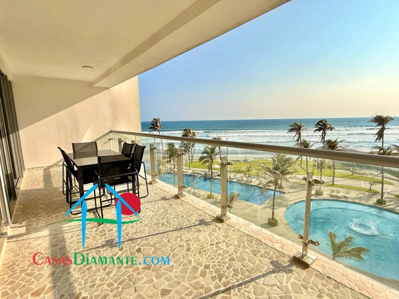 Departamento de playa con terraza y vista al mar