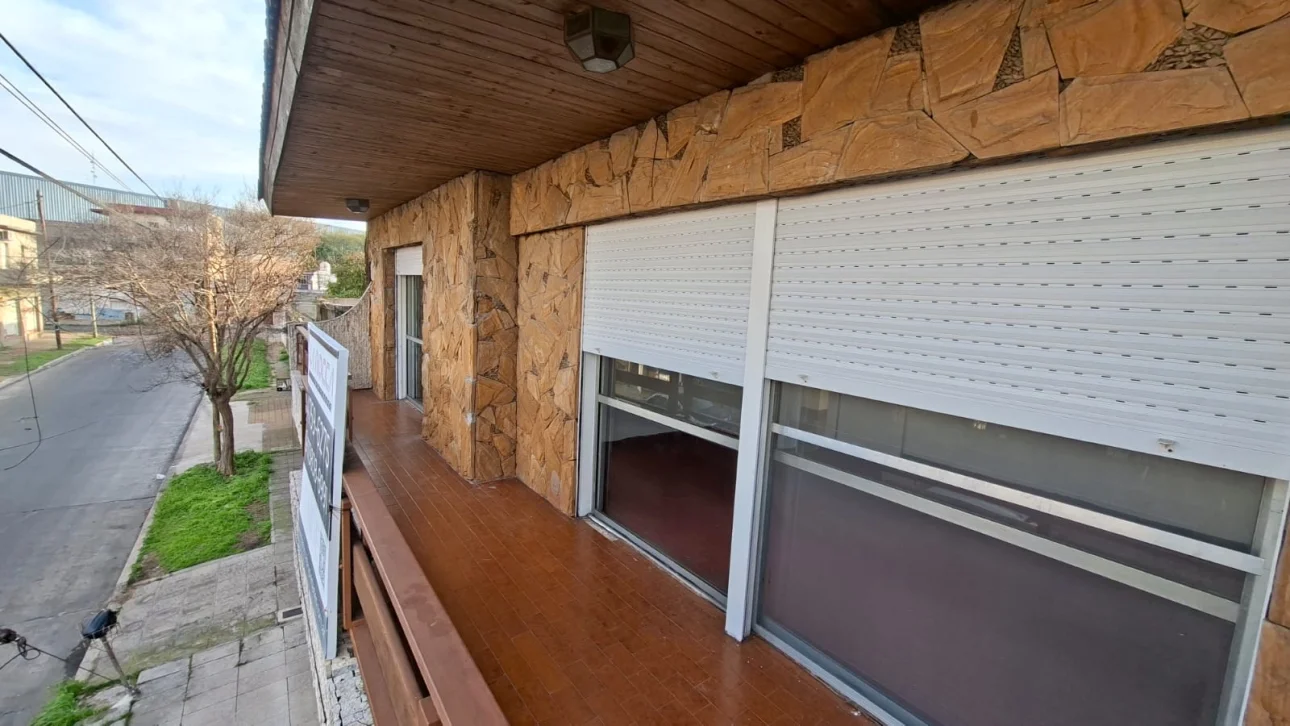 PH 4 AMBIENTES C/BALCON CORRIDO |PATIO TECHADO | 1er Piso
