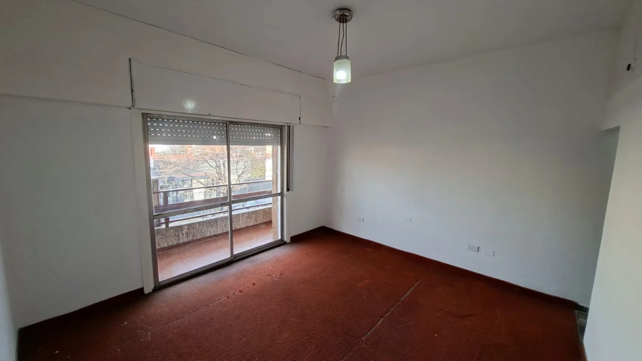 PH 4 AMBIENTES C/BALCON CORRIDO |PATIO TECHADO | 1er Piso