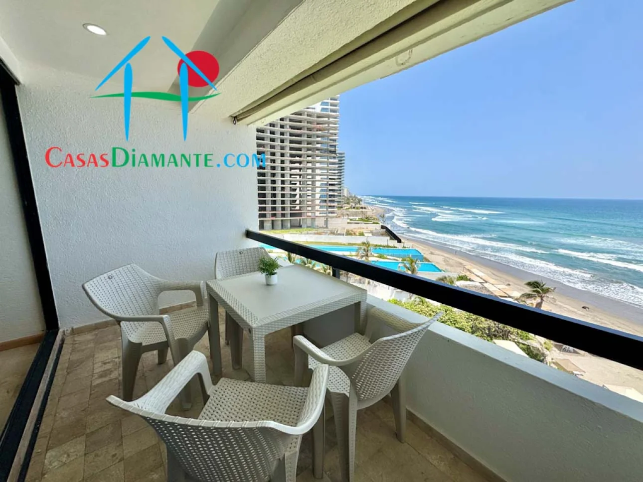 Departamento a pie de playa con terraza y vista al mar