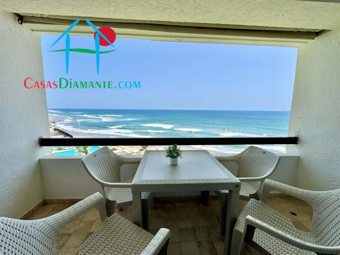 Departamento a pie de playa con terraza y vista al mar