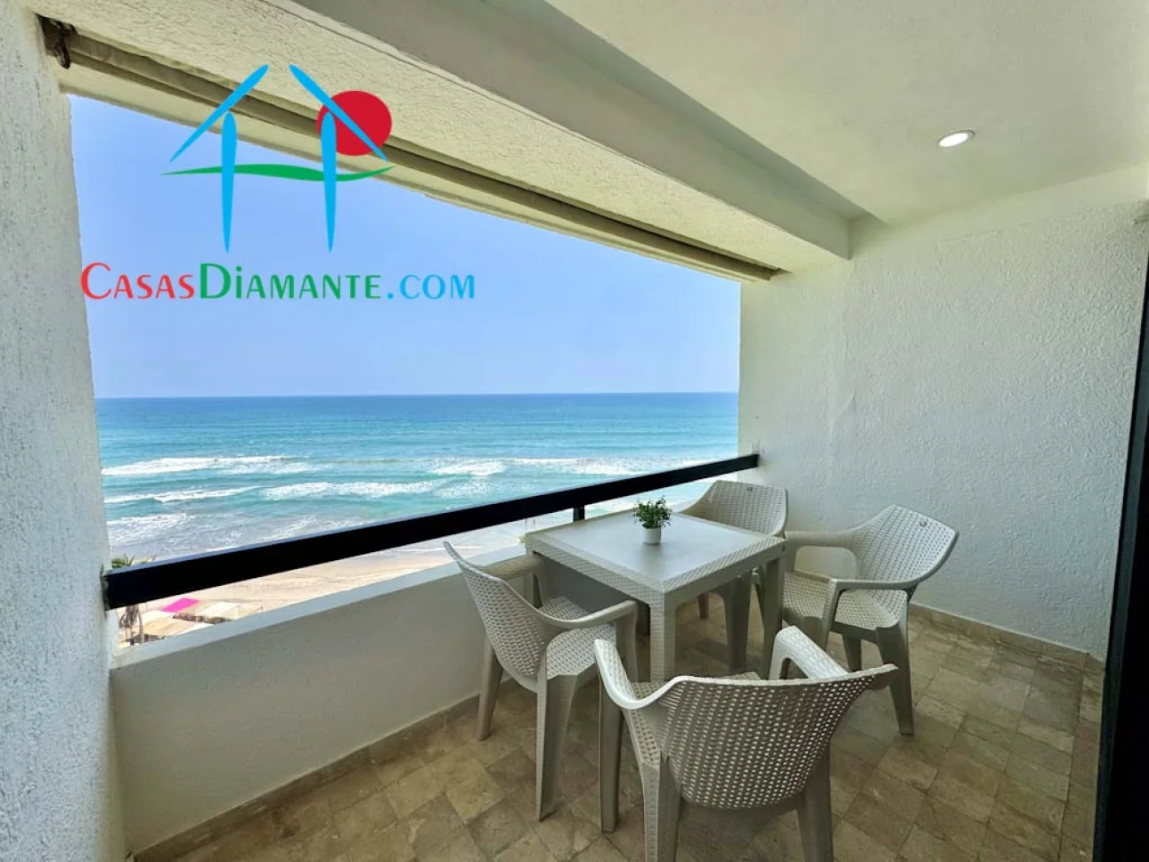 Departamento a pie de playa con terraza y vista al mar