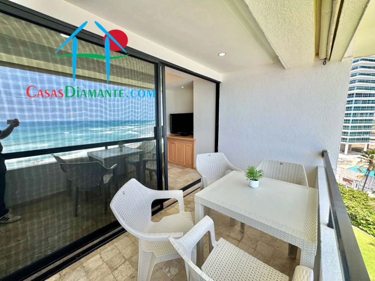 Departamento a pie de playa con terraza y vista al mar