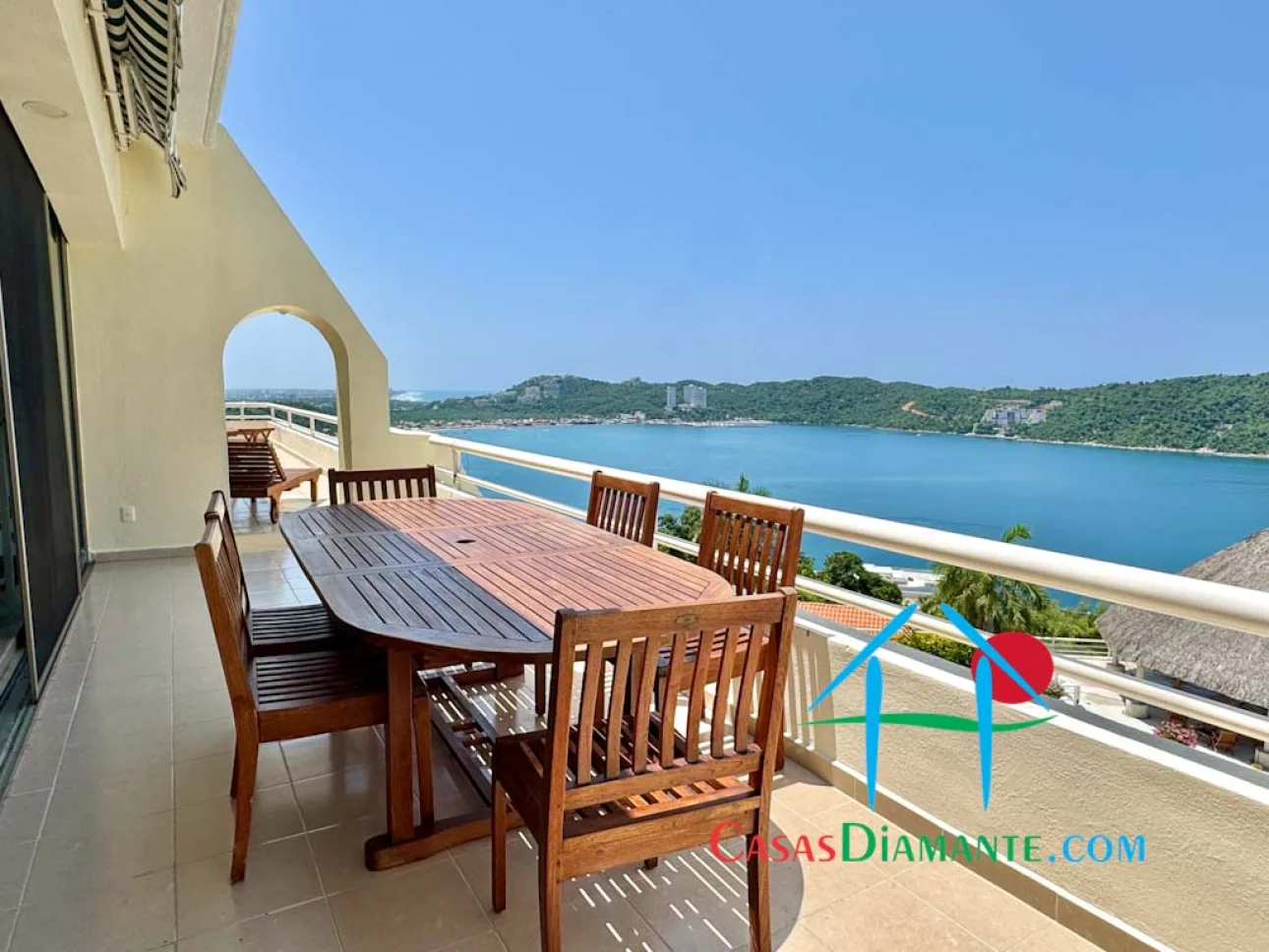 Departamento con terraza, vista al mar y jacuzzi privado