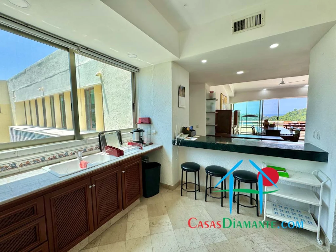 Departamento con terraza, vista al mar y jacuzzi privado