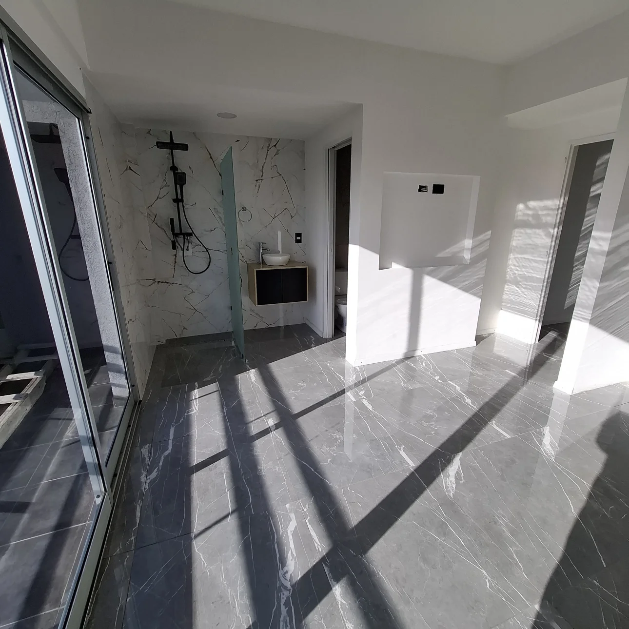 DEPTO A ESTRENAR SEMIPISO 3 AMBIENTES CON PATIO PROPIO