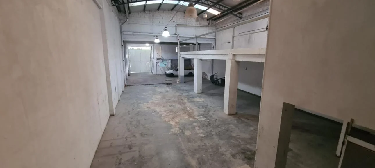 SE ALQUILA GALPON DEPOSITO COMERCIAL