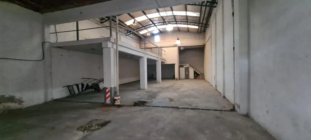 SE ALQUILA GALPON DEPOSITO COMERCIAL