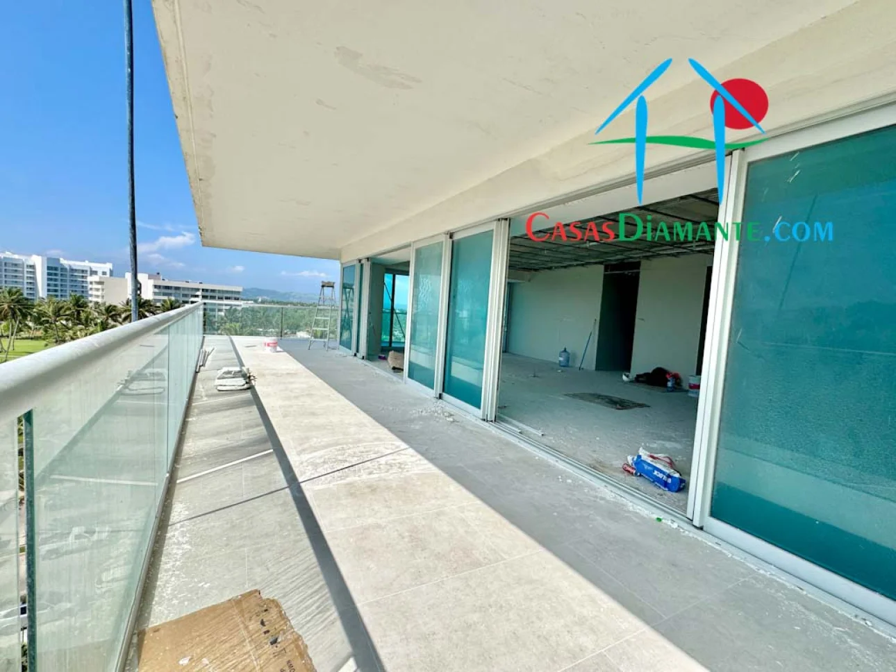 Departamento a pie de playa, con terraza y vista al mar
