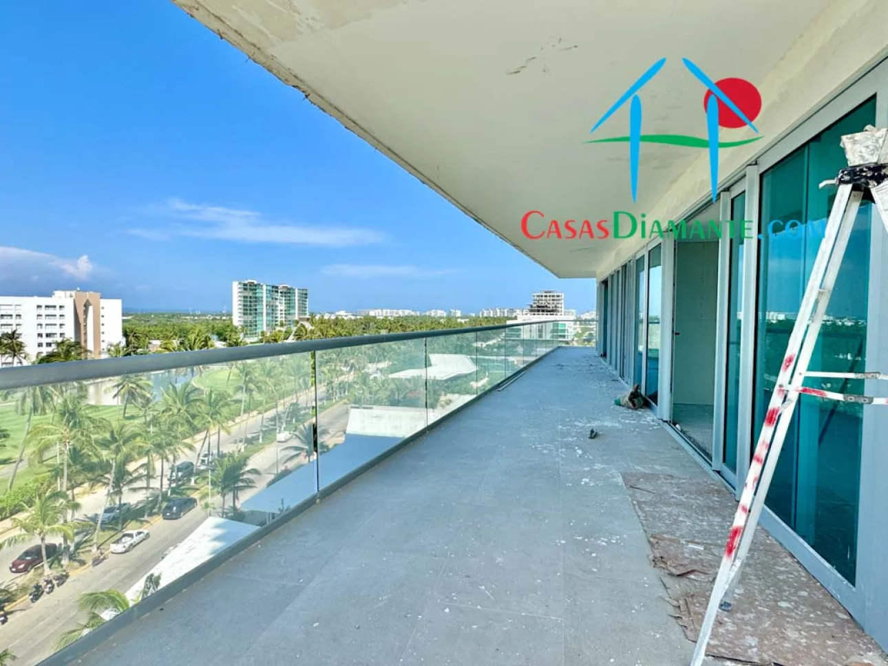 Departamento a pie de playa, con terraza y vista al mar