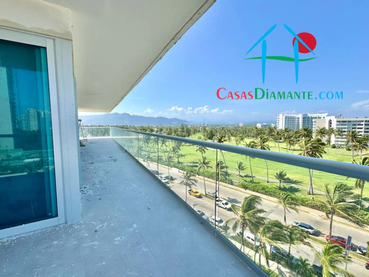 Departamento a pie de playa, con terraza y vista al mar
