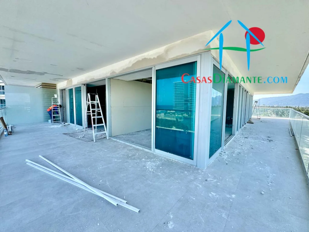 Departamento a pie de playa, con terraza y vista al mar