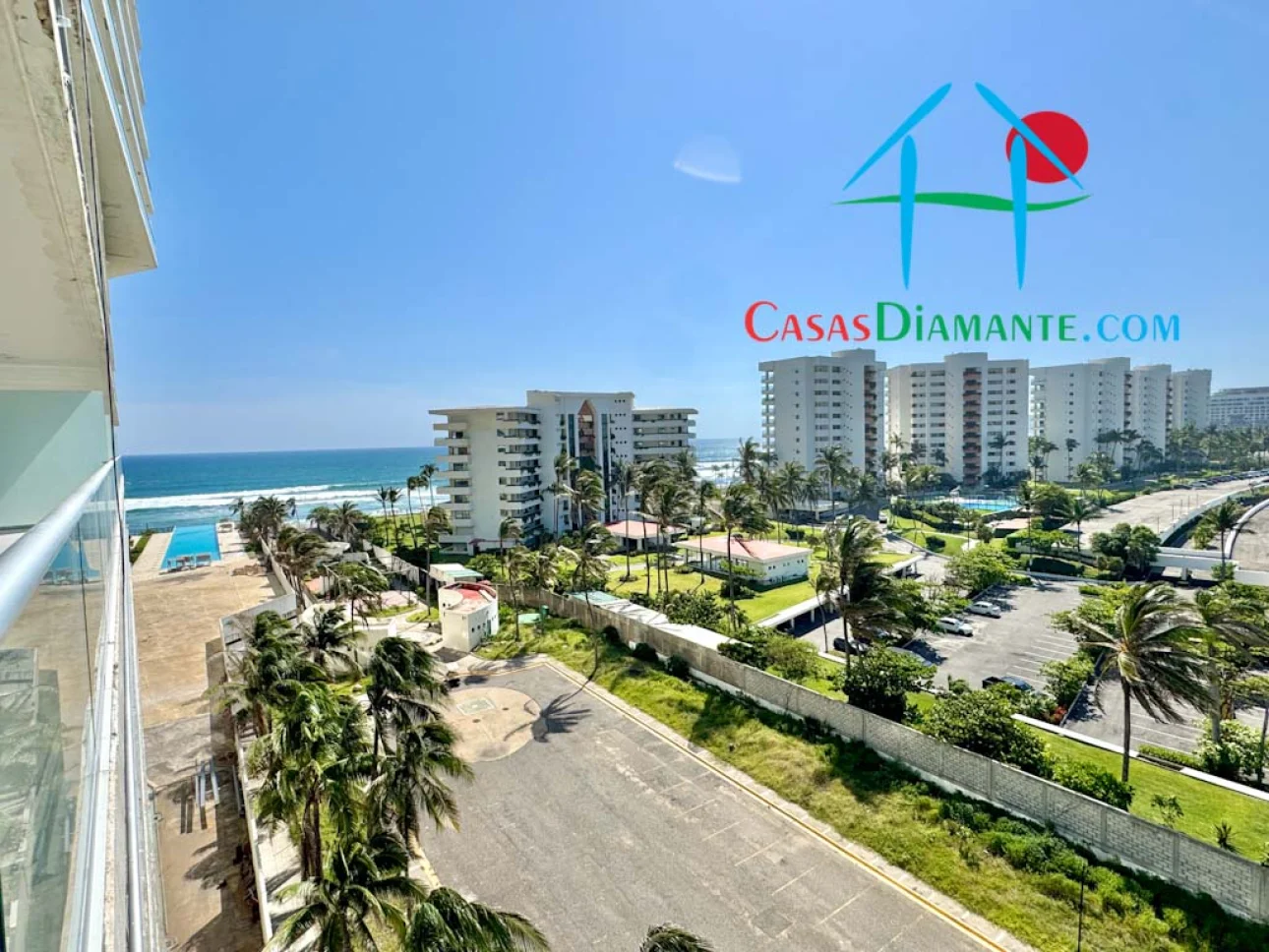 Departamento a pie de playa, con terraza y vista al mar