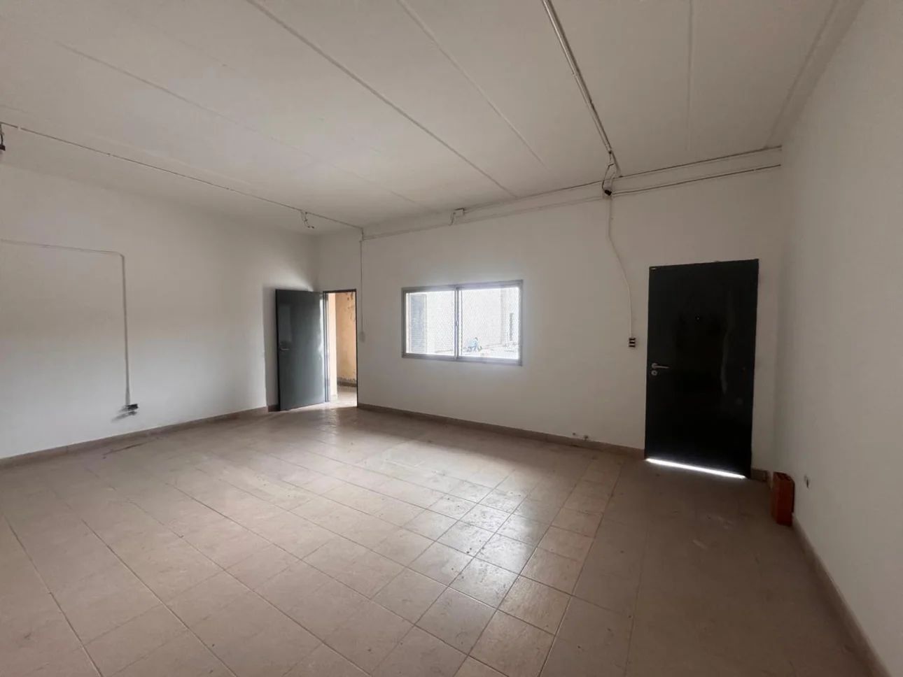 Galpon 760 m² a Estrenar + 250 m² de Oficinas a m A. Márquez
