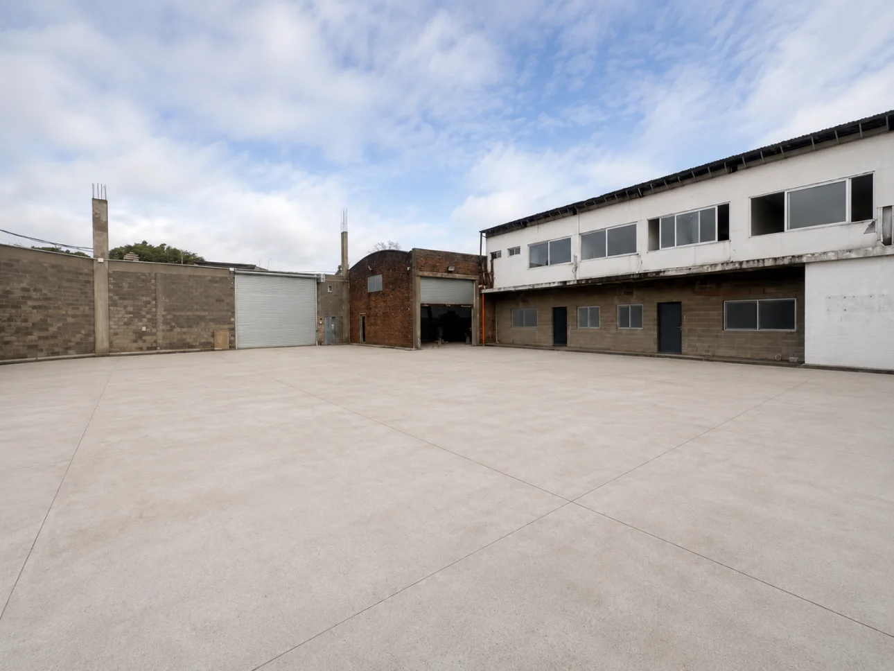 Galpon 760 m² a Estrenar + 250 m² de Oficinas a m A. Márquez